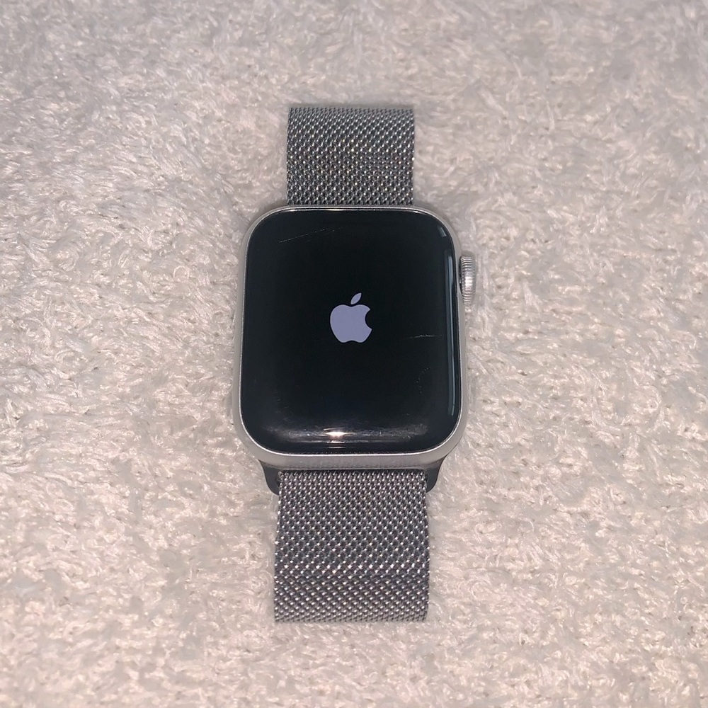 *SOLD* Apple Watch Band Milanese Loop (40mm)
